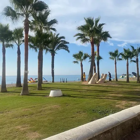 Avenida Mijas 아파트 푸엔히롤라