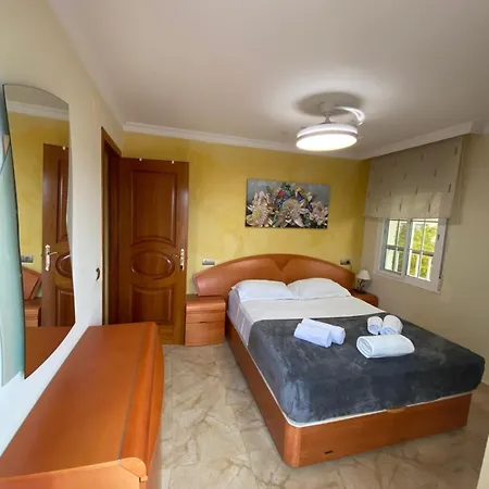 2 Db Playa Фуенхірола